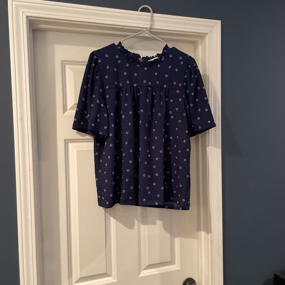 LOFT Navy Blue/white  floral Top